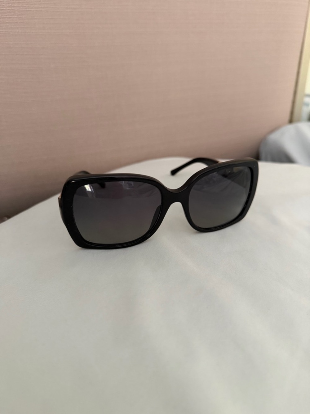 Burberry Black Sunglasses with Signature Beige Plaid Temples - Picture 5 of 5